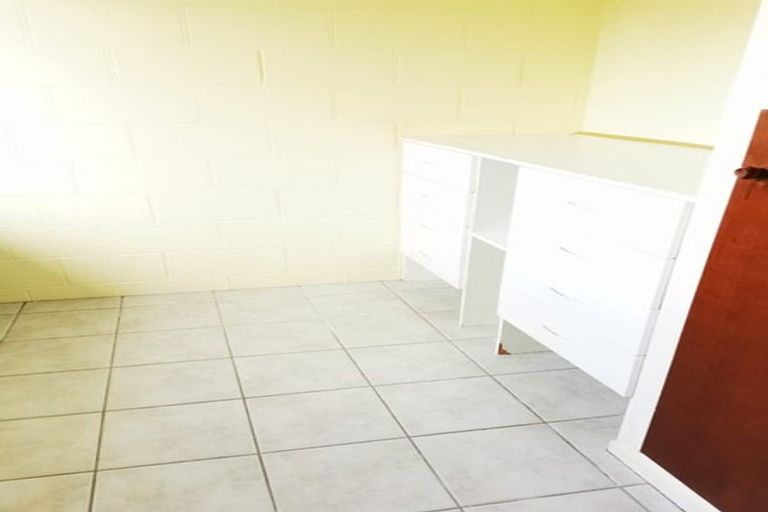 Photo of property in 24 Terry Street, Blockhouse Bay, Auckland, 0600