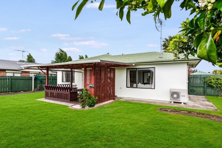 Photo of property in 14 Catalina Drive, Melville, Hamilton, 3206