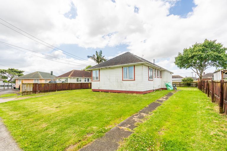 Photo of property in 16 Matamata Place, Otara, Auckland, 2023