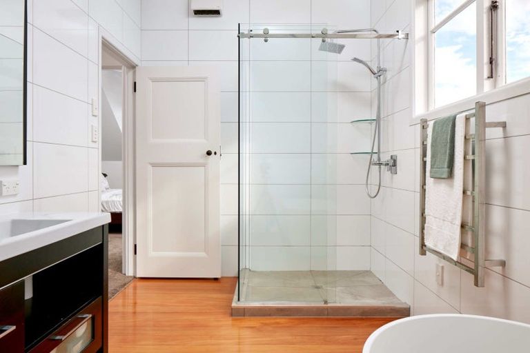 Photo of property in 12 Lysnar Street, Okitu, Gisborne, 4010