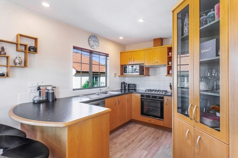 Photo of property in 30 Parkwood Crescent, Gulf Harbour, Whangaparaoa, 0930