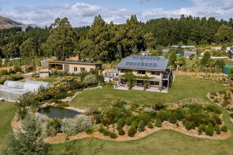 Photo of property in 15 Fort Place, Hawea Flat, Wanaka, 9382