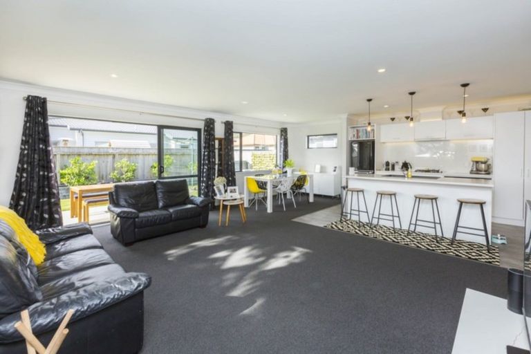 Photo of property in 14 Poppy Watts Grove, Stokes Valley, Lower Hutt, 5019