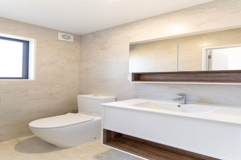 Photo of property in 5 Rangimarie Close, Opaheke, Papakura, 2113