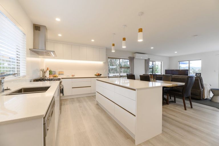 Photo of property in 57b Rangeview Road, Sunnyvale, Auckland, 0612