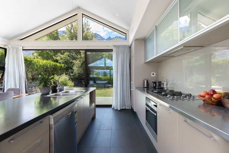 Photo of property in 4 Jackby Court, Jacks Point, Queenstown, 9371