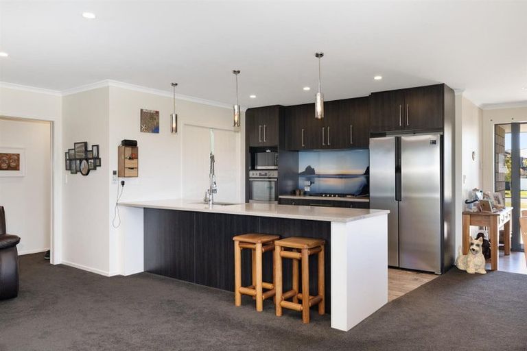 Photo of property in 10 Sophora Place, Papamoa Beach, Papamoa, 3118