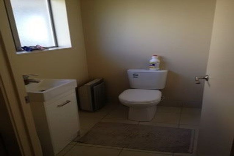 Photo of property in 13 Bordeaux Parade, Te Atatu South, Auckland, 0610