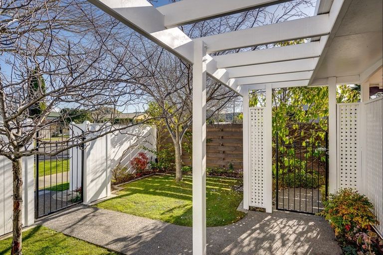 Photo of property in 57 Avenue Road, Greenmeadows, Napier, 4112