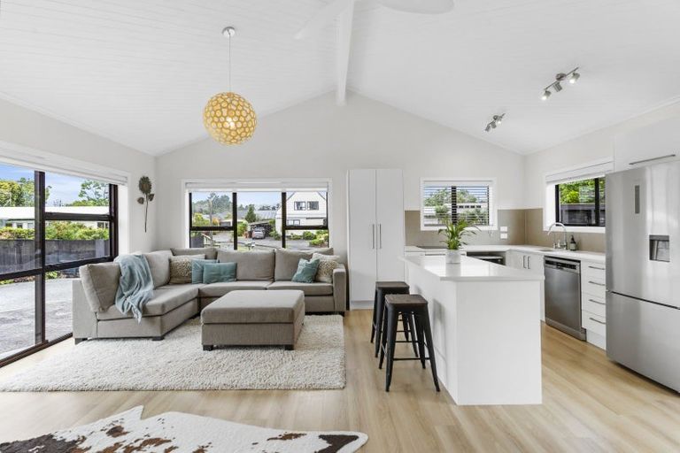 Photo of property in 7 Rheingold Place, Huapai, Kumeu, 0810