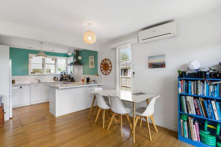 Photo of property in 2/41 Brandon Road, Glen Eden, Auckland, 0602