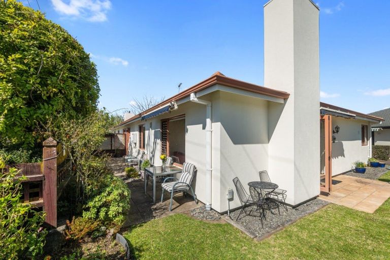 Photo of property in Cotswold Court, 2/8 Cheyne Road, Pyes Pa, Tauranga, 3112