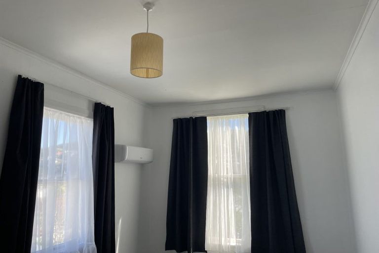 Photo of property in 1/50 Clyde Street, Island Bay, Wellington, 6023