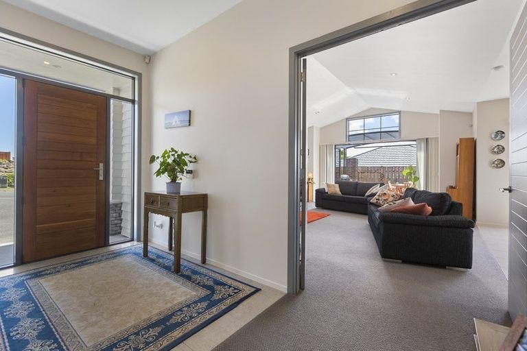 Photo of property in 48 Karamea Street, Whalers Gate, New Plymouth, 4310