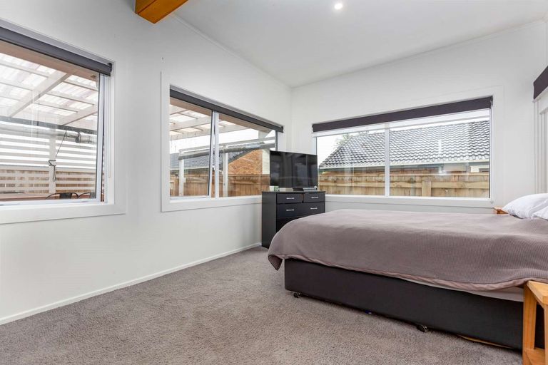 Photo of property in 9 Youngs Road, Papakura, 2110