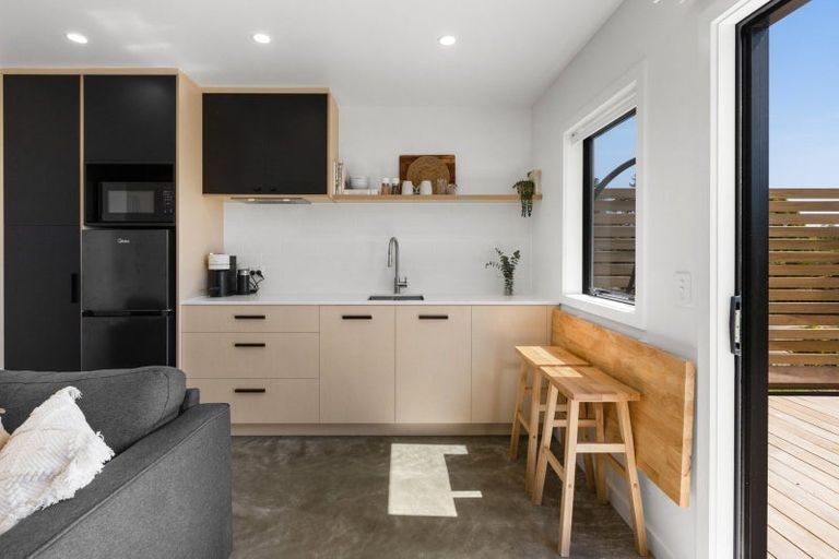 Photo of property in 3 Te Roera Drive, Taradale, Napier, 4112