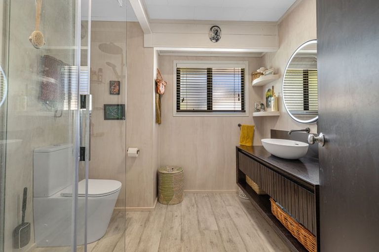 Photo of property in 15 Ranui Street, Waikawa, Picton, 7220