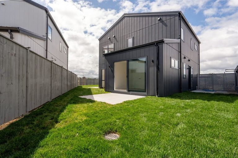 Photo of property in 69 Parkmore Drive, Rosehill, Papakura, 2113