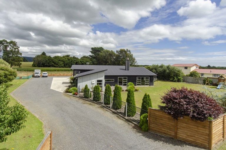 Photo of property in 51 Waikawa Beach Road, Manakau, Levin, 5573