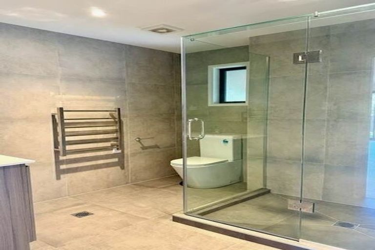 Photo of property in 19 Wilding Avenue, Northcote Point, Auckland, 0627