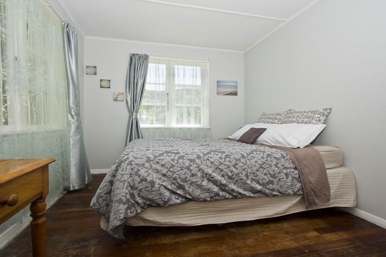 Photo of property in 15 Lockwood Crescent, Taita, Lower Hutt, 5011