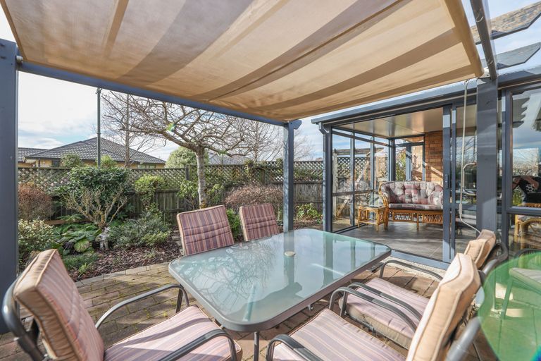 Photo of property in 16 Riegler Place, Belfast, Christchurch, 8051