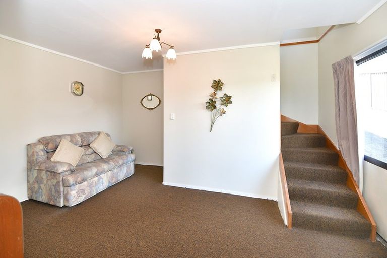 Photo of property in 20a Tindalls Bay Road, Tindalls Beach, Whangaparaoa, 0930