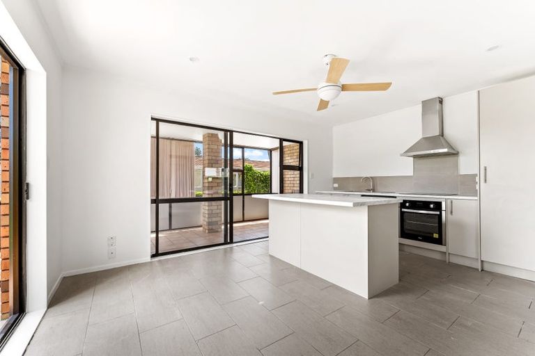 Photo of property in 12 Riverside Road, Orewa, 0931