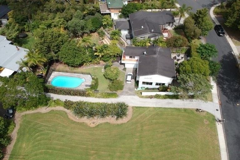 Photo of property in 16 Anakiwa Place, Milford, Auckland, 0620