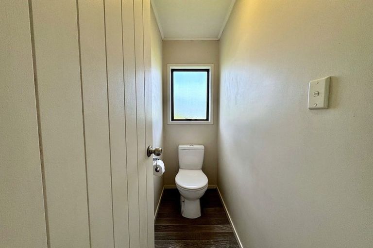 Photo of property in 21 Oreil Avenue, West Harbour, Auckland, 0618