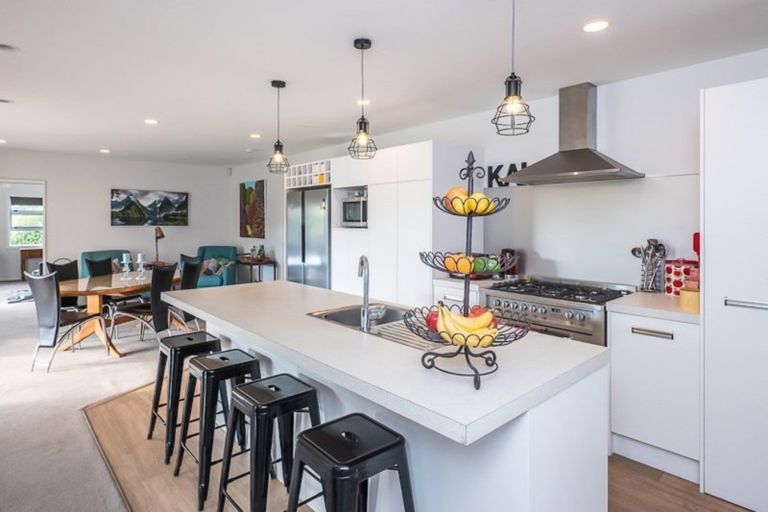 Photo of property in 38 Hillcrest Road, Raumati Beach, Paraparaumu, 5032