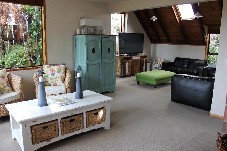 Photo of property in 3 Mizpah Road, Waiake, Auckland, 0630