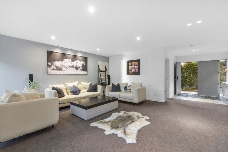 Photo of property in 684a Beach Road, Browns Bay, Auckland, 0630