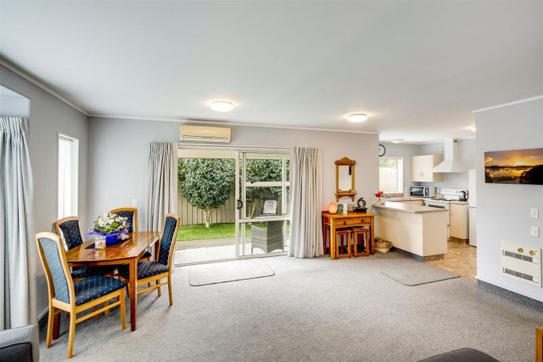 Photo of property in 2/2 Anzac Avenue, Onekawa, Napier, 4110