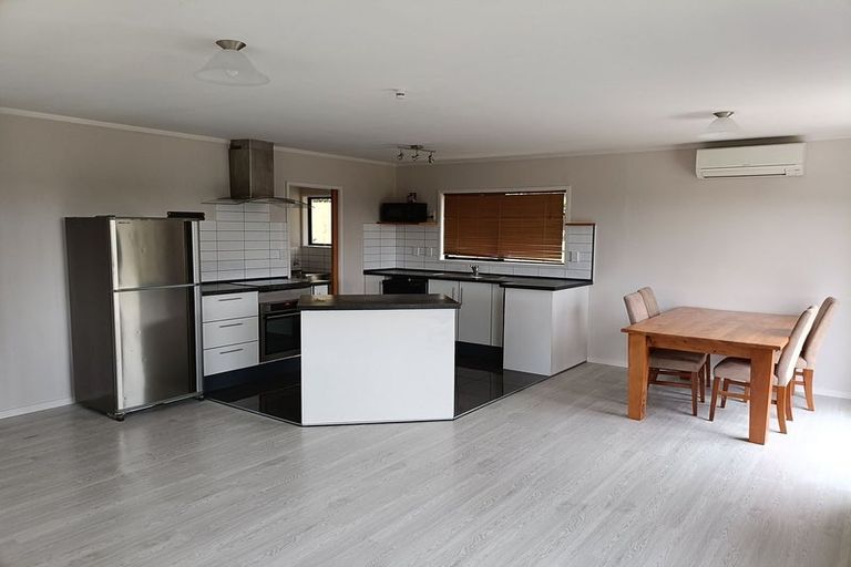Photo of property in 3 Merrill Place, Birkdale, Auckland, 0626