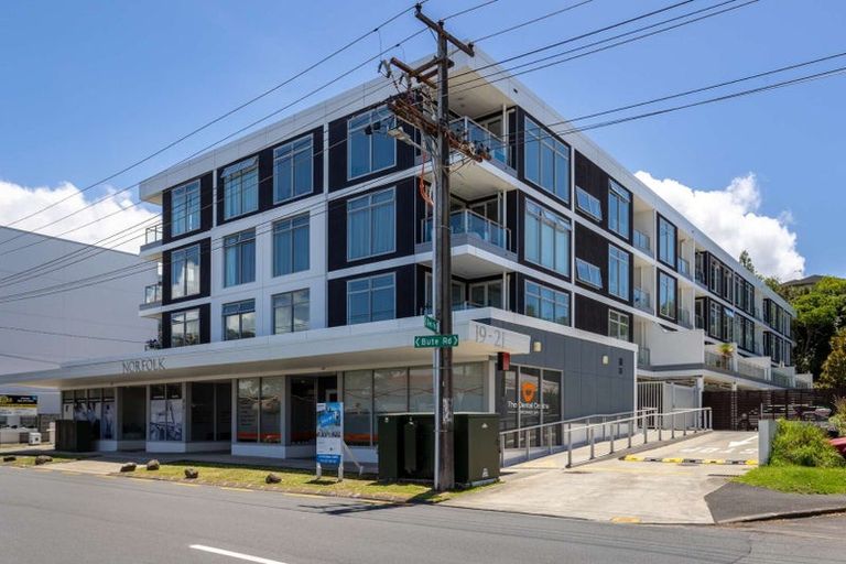 Photo of property in Norfolk Apartments, 113/19 Bute Road, Browns Bay, Auckland, 0630
