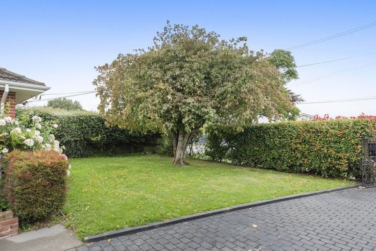 Photo of property in 32 Flower Street, Bryndwr, Christchurch, 8053