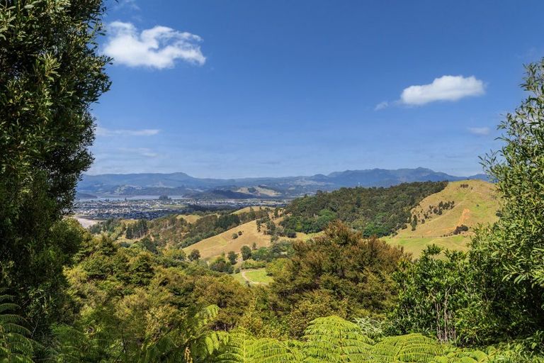 Photo of property in 4 Tarapatiki Drive, Whitianga, 3510