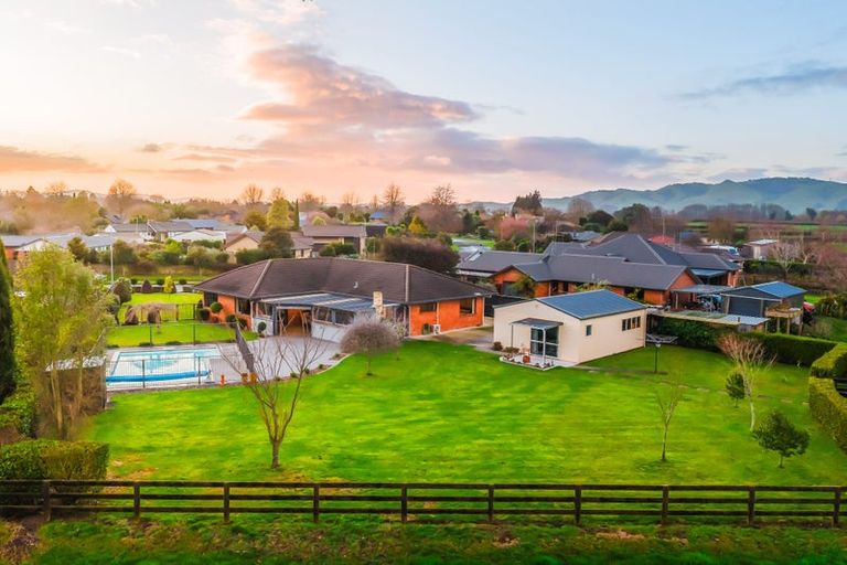 Photo of property in 8 De La Mare Drive, Leamington, Cambridge, 3432