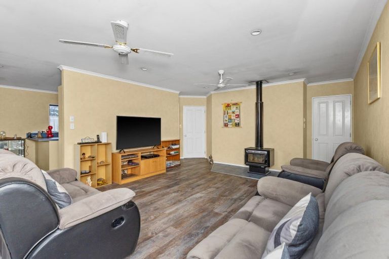 Photo of property in 15a Howard Road, Taradale, Napier, 4112