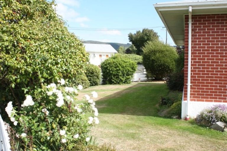 Photo of property in 8 Hughes Street, Waimate, 7924