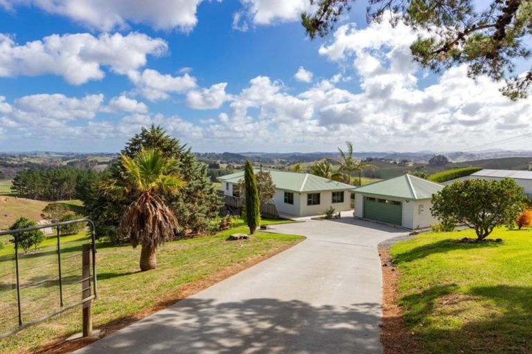 Photo of property in 137 Worthington Road, Wellsford, 0974