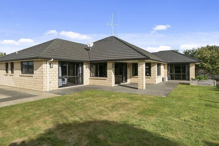 Photo of property in 23 Norfolk Drive, Cambridge, 3434