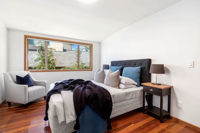 Photo of property in 5 Gilberd Place, Torbay, Auckland, 0630