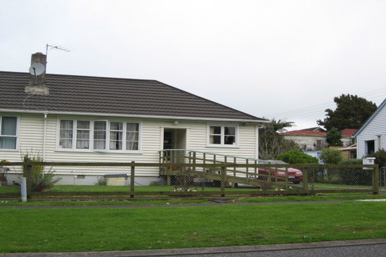 Photo of property in 39 Parris Street, Waitara, 4320