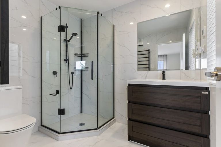 Photo of property in 146 Arran Point Parade, Orewa, 0931