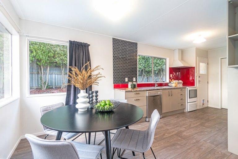 Photo of property in 15 Racecourse Road, Awapuni, Palmerston North, 4412