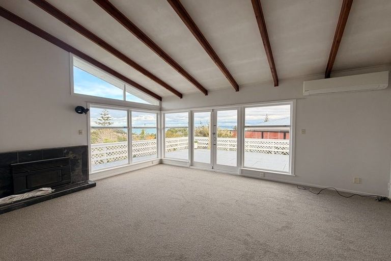 Photo of property in 14 Hadfield Street, Beach Haven, Auckland, 0626