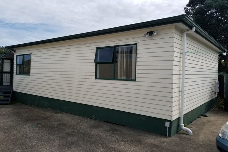 Photo of property in 40 Reid Road, New Lynn, Auckland, 0600