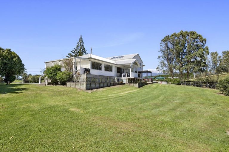 Photo of property in 822 Carrington Road, Hurworth, New Plymouth, 4371